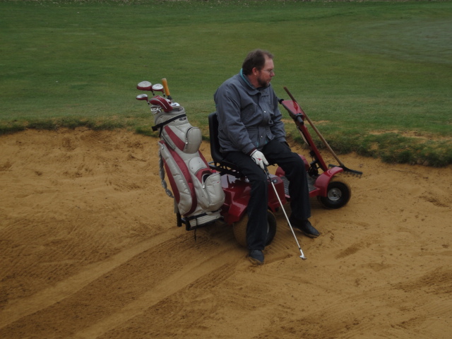 A player on the Eventer playing from a bunker